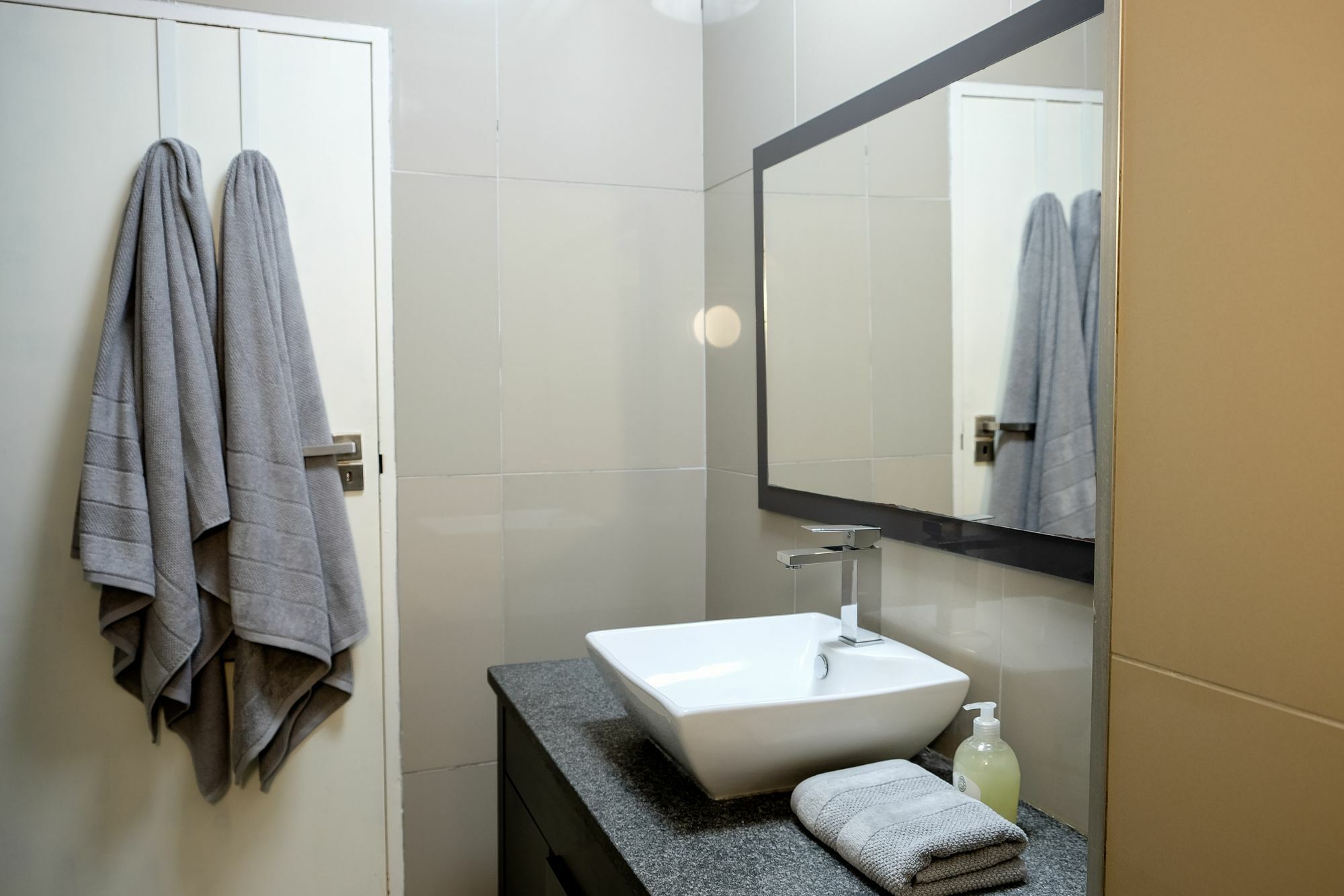 Gem Apartment